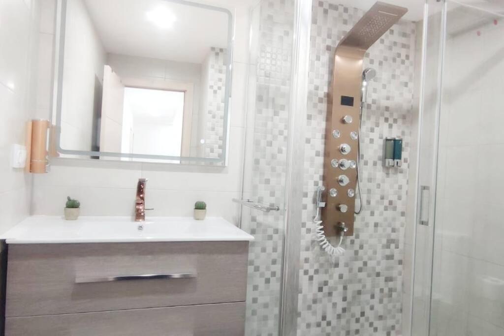 Apartmán - Lujo - Parking, Maquina Arcade, Wifi Y Netflix Oviedo Exteriér fotografie